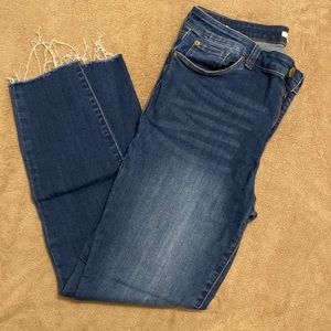 Blue jeans. High rise. Skinny.